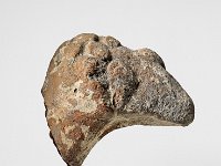 Ame Ker 116  Ame Ker 116, Mexiko, Zentrales Hochland, Azteken, Postklassische Periode, ca. 1250-1521 n. Chr., Fragment einer Figur, Ton, H 3,8 cm, B 4 cm : Museumsfoto: Claus Cordes, Bestandskatalog Ethnologie